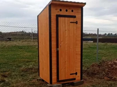 Дачный туалет с железной бочкой